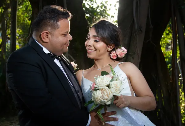 Novios el día de su boda