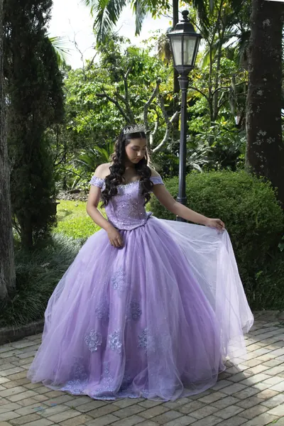 Sofía en el Museo El Castillo, foto 2